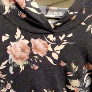 Floral pullover